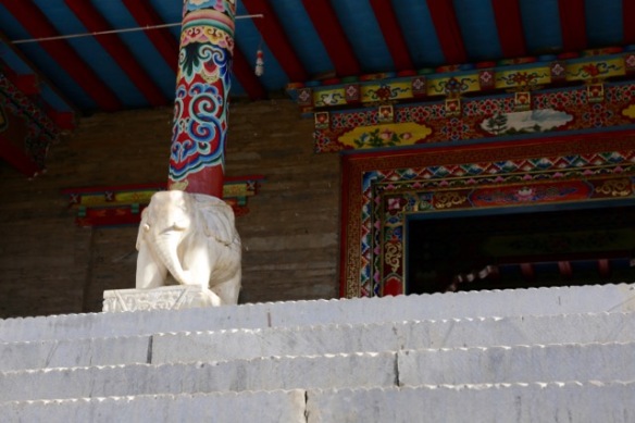 Pamuling monastery, elephant, 3 April 2018